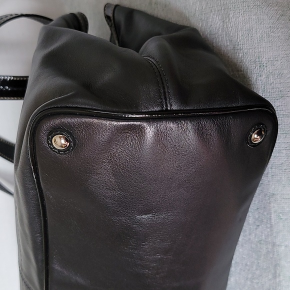 Coach Laura black leather shoulder handbag with kisslock middle closure - Picture 9 of 16